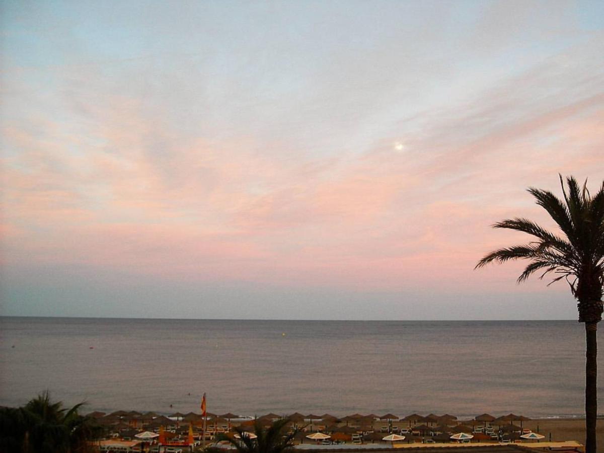 Berlin Playa - Torremolinos Apartment Bagian luar foto